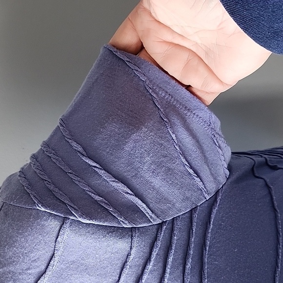 Simply Vera Vera Wang lilac cap sleeve tee with detail - Picture 6 of 12